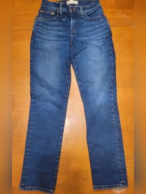 Madewell Petite Mid-Rise Perfect Vintage Jeans In Kenmore Wash | 23P